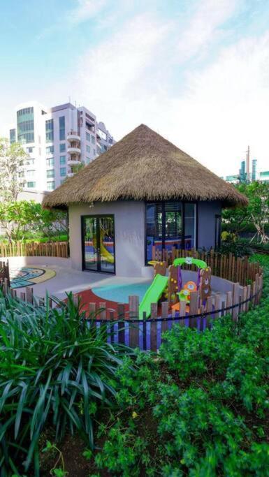 Apartemen One Icon Residence Surabaya Exterior photo
